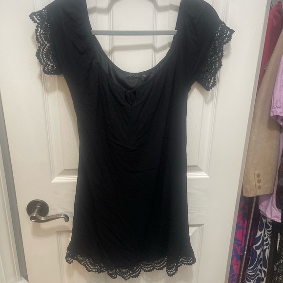 Chic Black Lace Sleeve Mini Dress - Picture 3 of 12